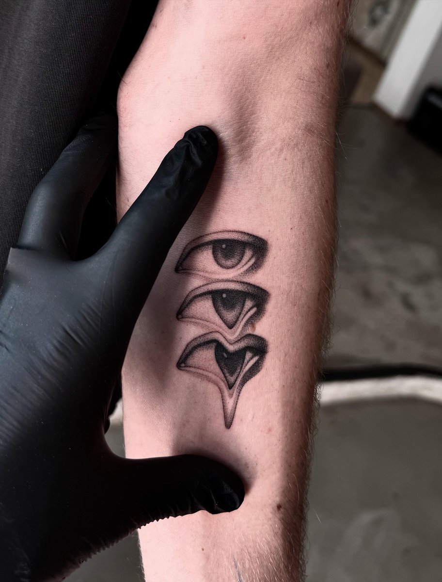 Photo of the tattoo titled Single Needle Tattoo Session