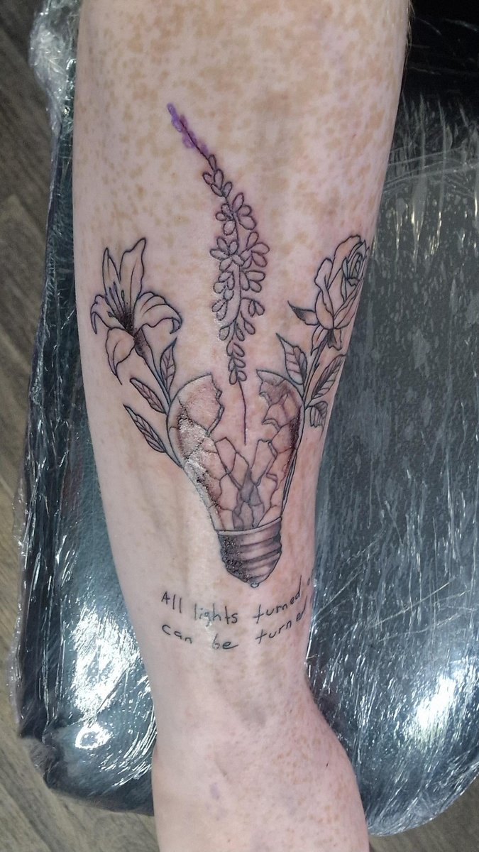 Photo of the tattoo titled Noah Kahan 'Call Your Mom' Tribute