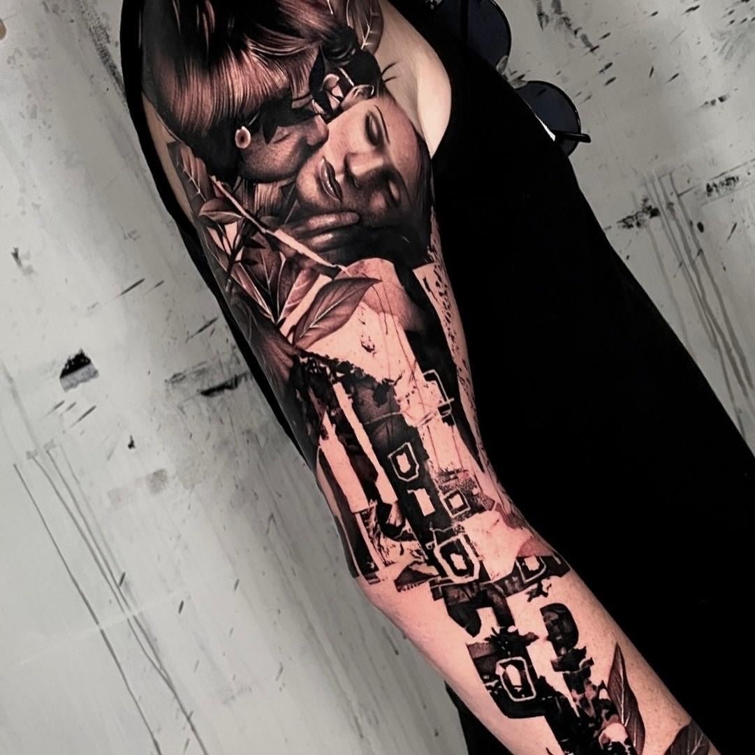 Photo of the tattoo titled Klimt's Kiss Inspired Sleeve