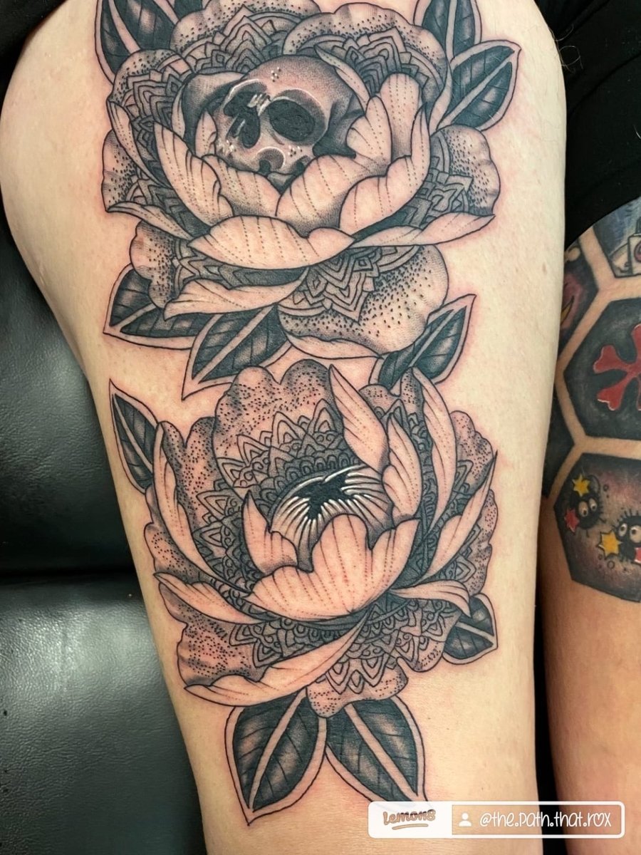 Photo of the tattoo titled Mandala Flower Meets Skull