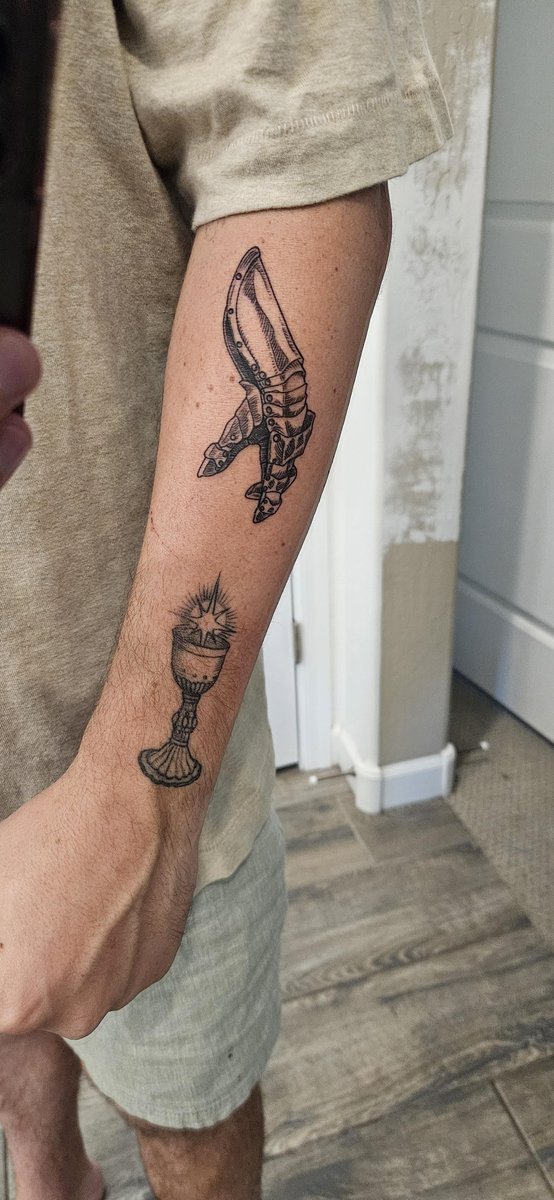 Photo of the tattoo titled Medieval Patchwork: Gauntlet & Broken Sword
