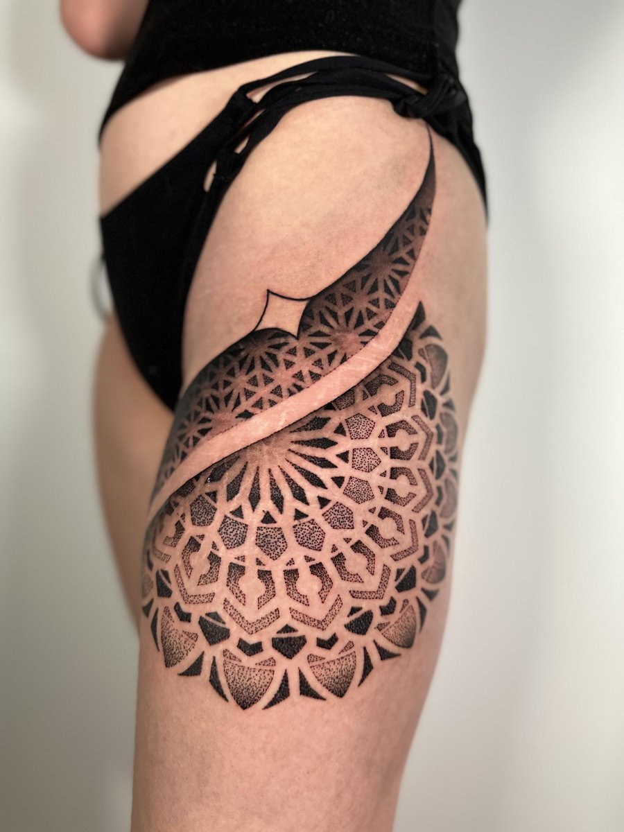 Photo of the tattoo titled Brazilian Artist's Incredible Thigh and Arm Work